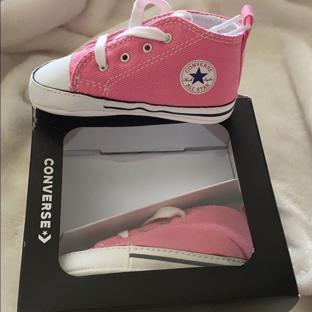 Converse Pink  size 4